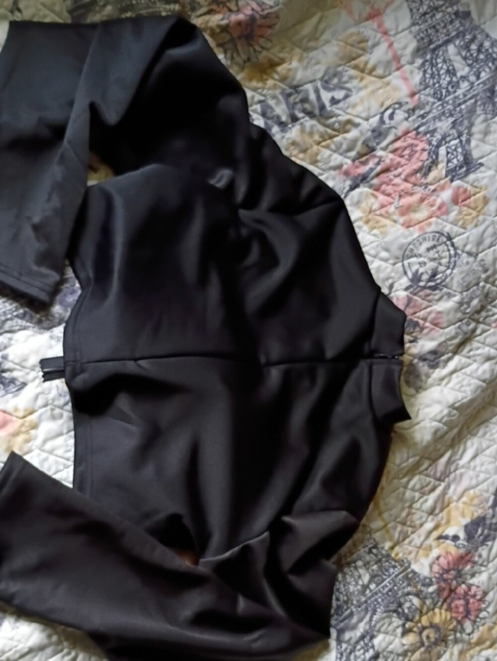 Black Women's Long-Sleeve Cropped Jacket with Structured Bust - Picture 6 of 6